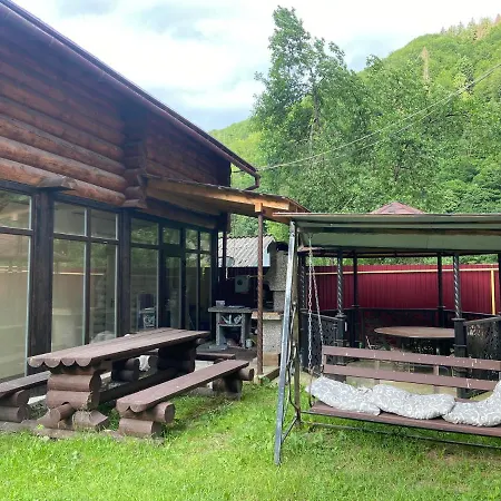 Lägenhet приватна House Mizhhirya (Transcarpathia)